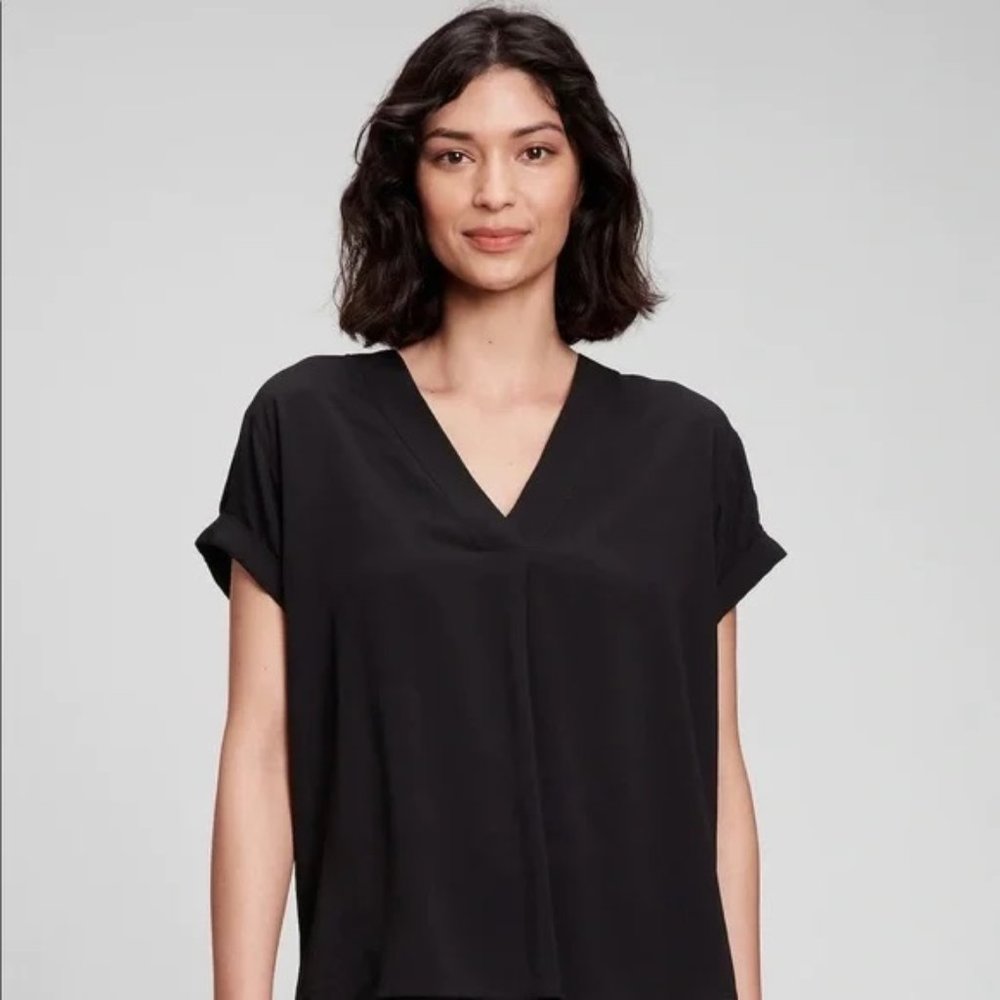 Gap Factory Banded Short Sleeve V-Neck Black Blouse
